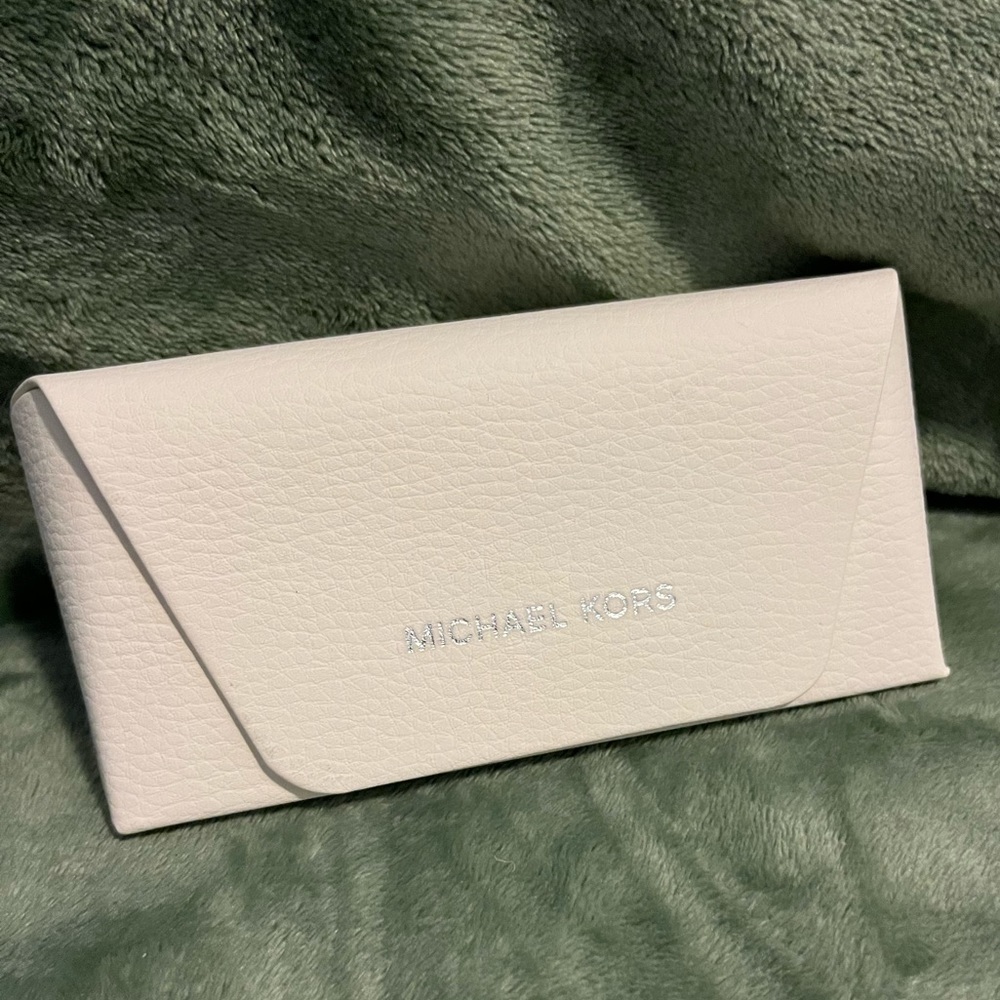 Sunglasses - image 3